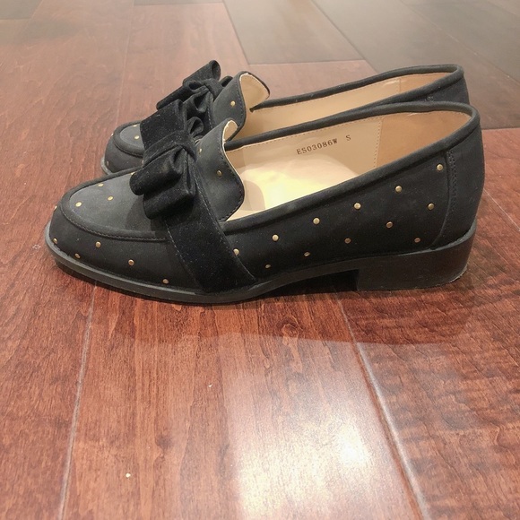 Velvet bow tie loafer - Picture 2 of 4